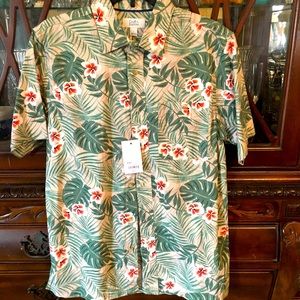 NWT Hawaiian themed shirt from Croft and Barrow